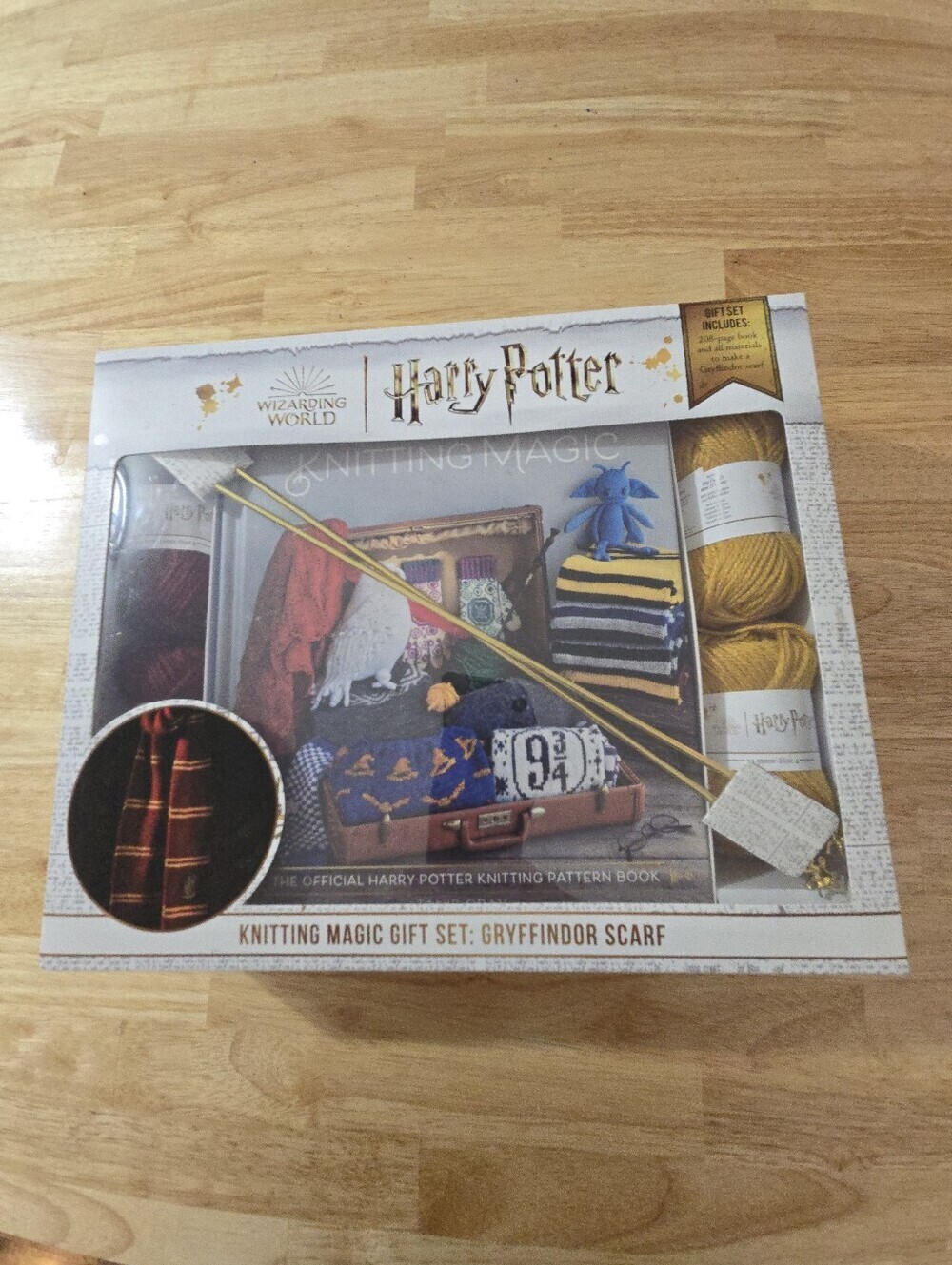Warner Bros. Harry Potter Gryffindor Knitting Gift Set - Burgundy & Gold